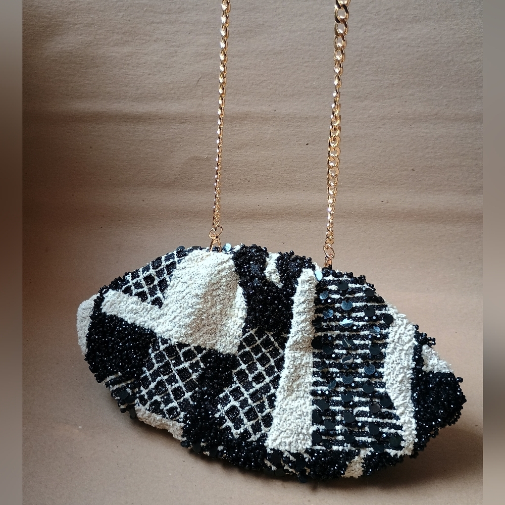 Anthropologie Black And Cream White Beaded Clutch Magnet Closure With Gold Chain - Picture 2 of 7